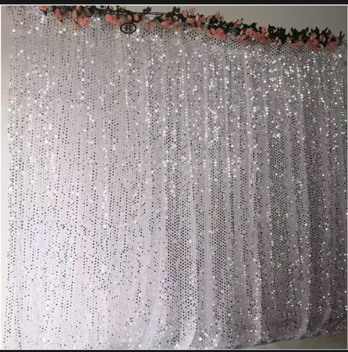Sequin Fabric Panel - ผ้าฉากหลังสำหรับถ่ายภาพขนาด 6.5x5 ฟุต สีเงินประดับเลื่อมระยิบระยับ ผ้าม่านเลื่อมสำหรับตกแต่งฉากหลังงานแต่งงานและบูธถ่ายภาพ